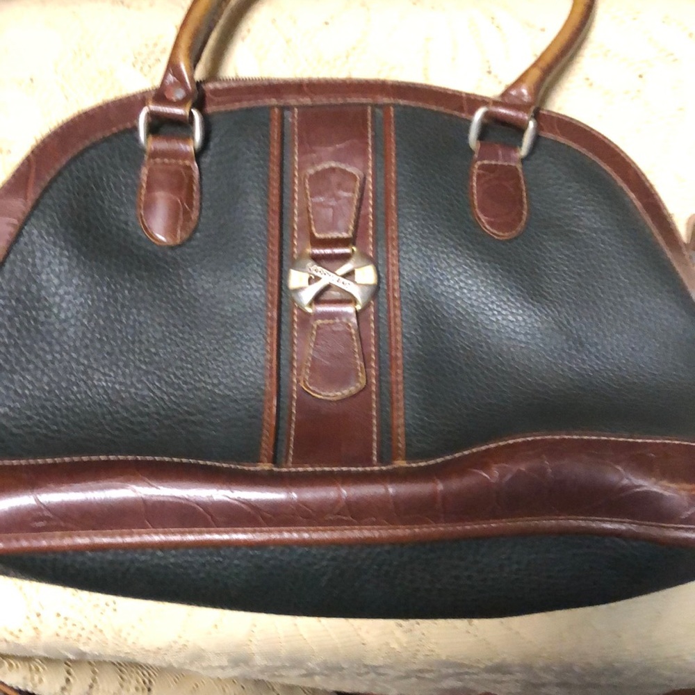 Carryland Women’s Hunter Green Brown Shoulder Bag